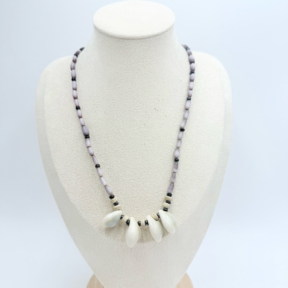 Vintage 80s Cat’s Eye Beads Cowrie Shell Necklace